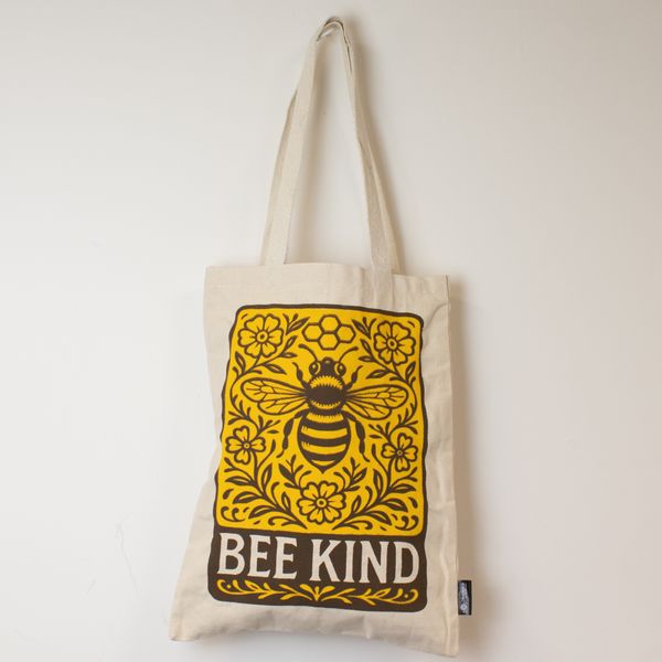 Iconische Toni Draagtas – Bee Kind (41x31cm) – Naturel 10oz