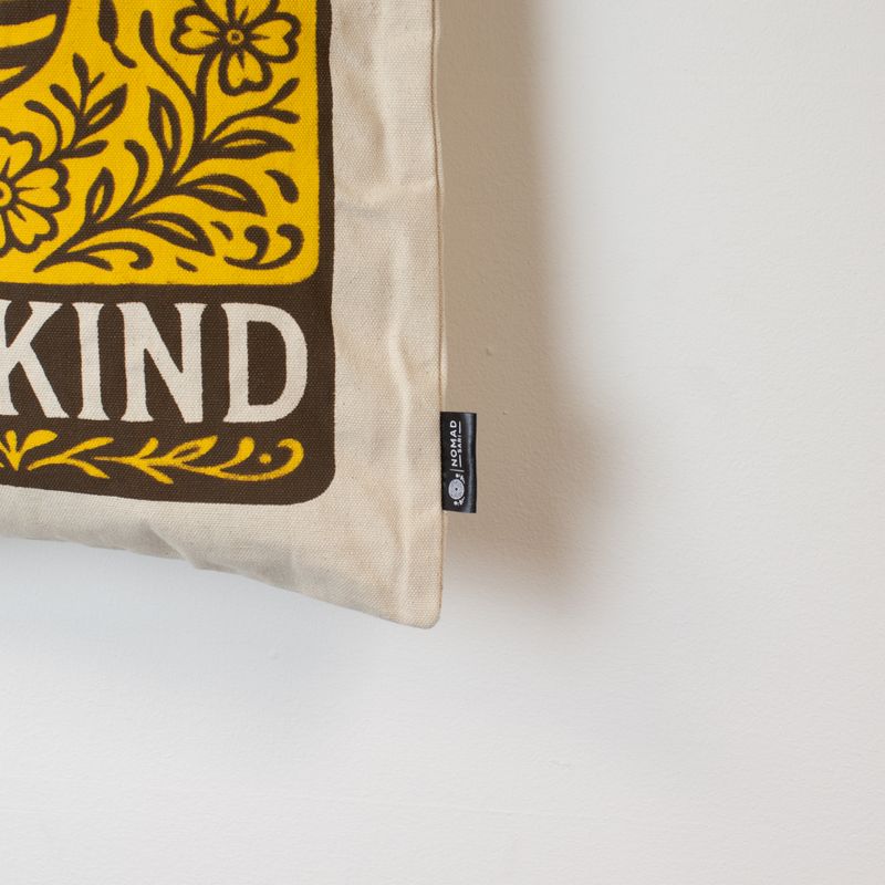 Iconische Toni Draagtas – Bee Kind (41x31cm) – Naturel 10oz