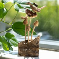 Handgemaakt Parasithouten Kunstsnijwerk - Vogel & Bij op Paddenstoelen