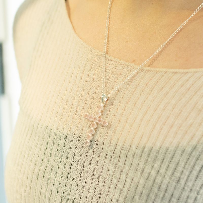 Indiase Devotie Hangers - Verzilverd (45cm Ketting) - Rozenkwarts Kruisbeeld