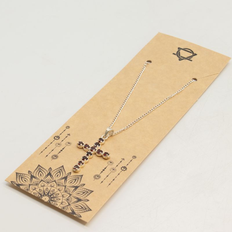 Indiase Devotie Hangers - Verzilverd (45cm Ketting) - Granaat Kruisbeeld