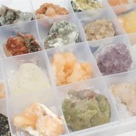 Gemengde Indiase Zeolieten in Display – 24 Stuks