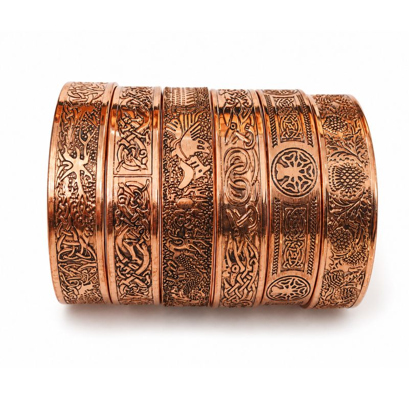Massief Koperen Armbanden Middeleeuwse Serie Met Affirmatiegravures (assorti)