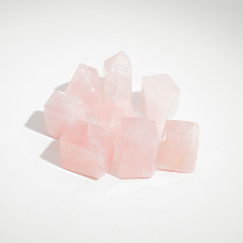 Bulk Edelsteenpunten ca. 6 cm (0,5 KG) – Indiase Rozenkwarts (ca. 8 stuks)