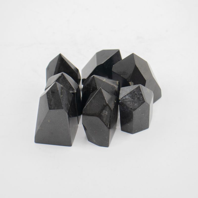 Bulk Edelsteenpunten ca. 6 cm (0,5 KG) – Indiase Toermalijn (ca. 8 stuks)