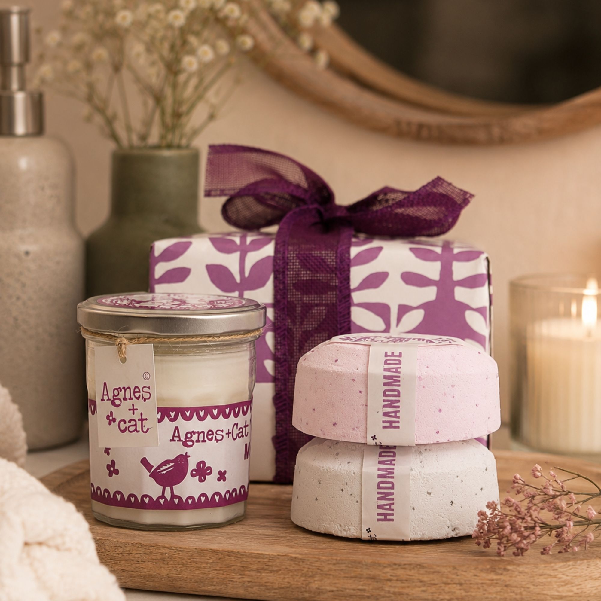 Agnes+Cat Cadeauboxen met Kaars en 2 Bruisballen