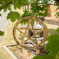 Indiase belletjes - ijzeren pentagram met koebels - 25x49cm