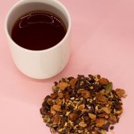 Biologische warme chocolademelk chai-infusie
