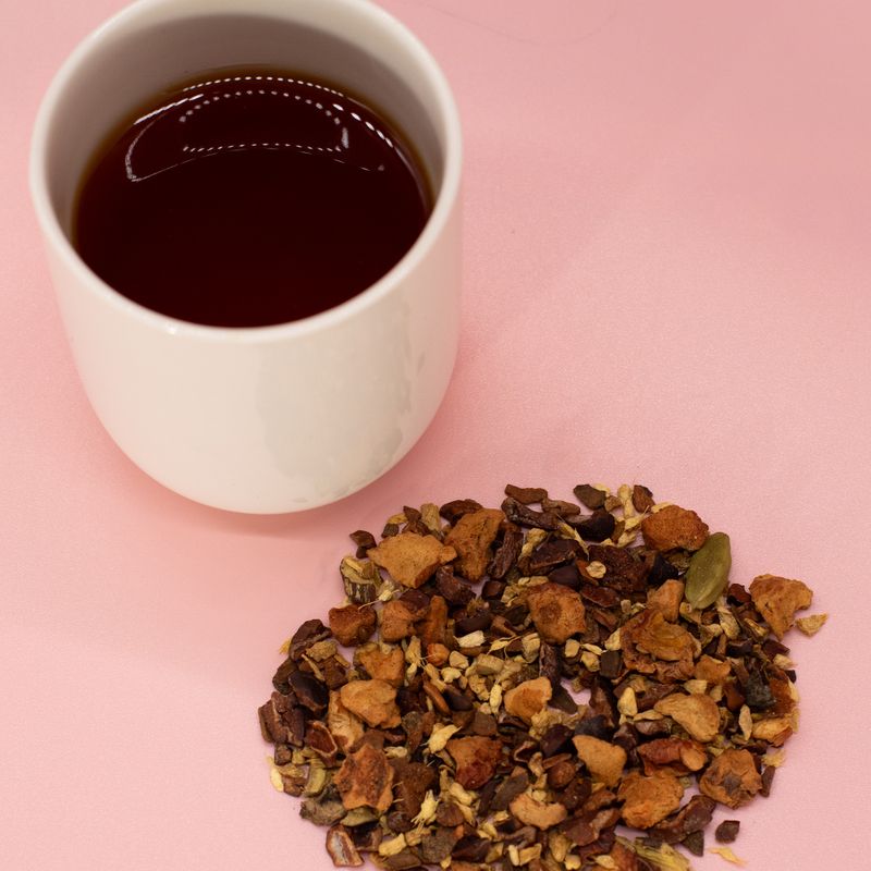 Biologische warme chocolademelk chai-infusie