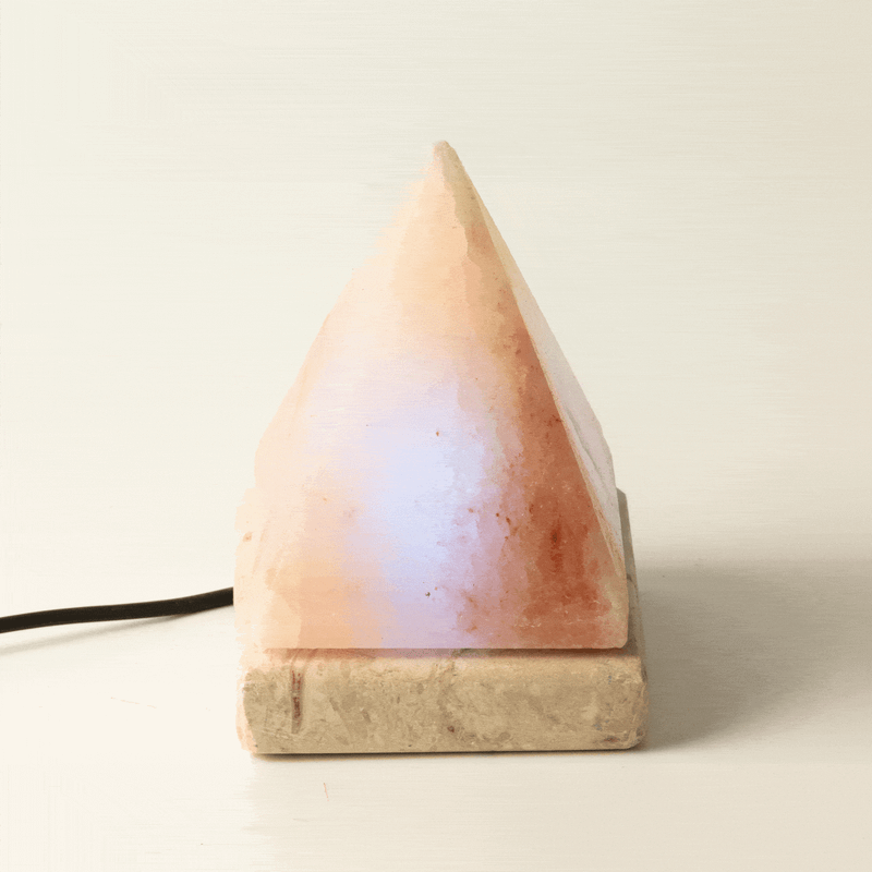 Kwaliteits USB-piramide-zoutlamp - 9 cm (multi)