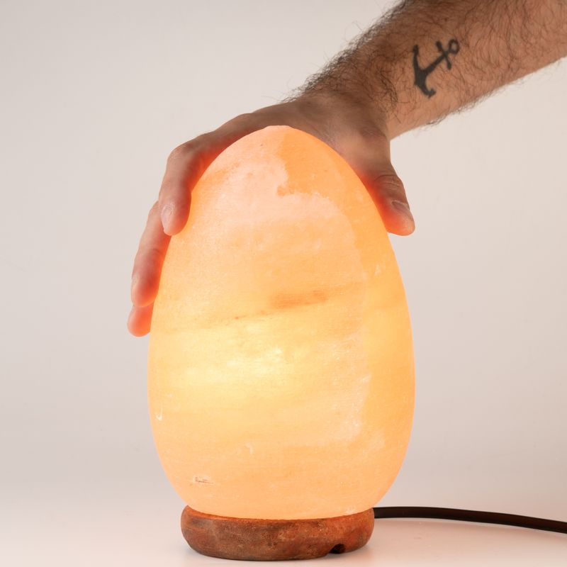 Zoutlamp ei - houten basis
