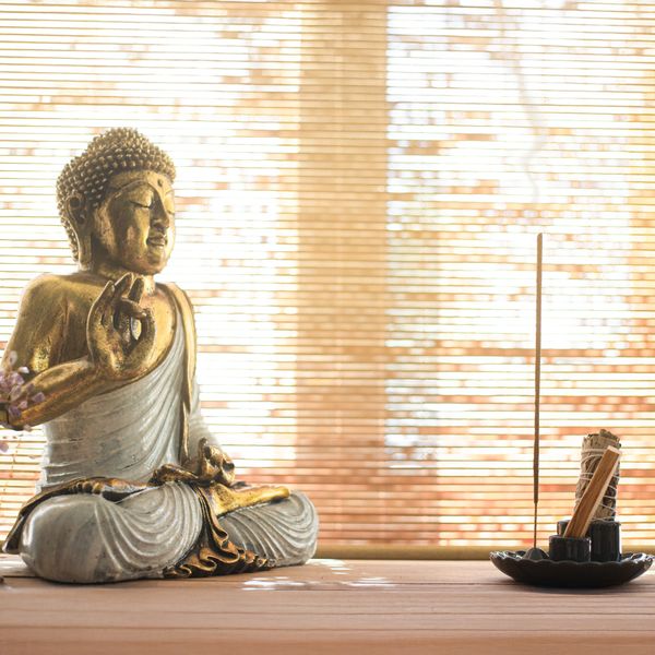 Wit & Goud Boeddha – Extra Groot 40 cm – Abhaya Mudra (Zonder Angst)