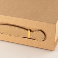 Platpakket cadeaudoos - Medium mand (24x18.2x8cm) - bruine kraft