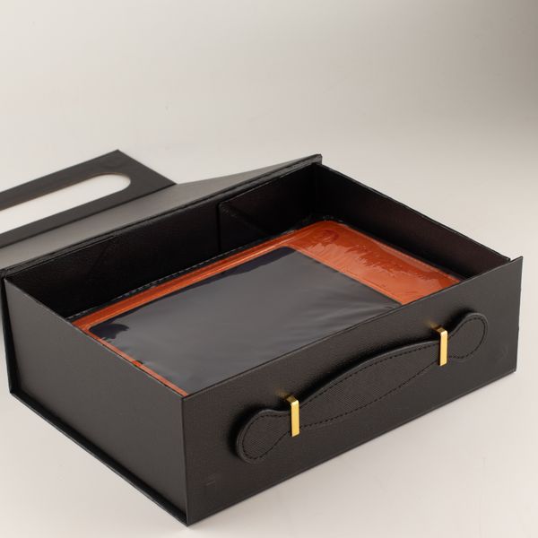 Middelgrote Vouwbare Cadeaupakketdoos (24 × 18,2 × 8 cm) – Zwart
