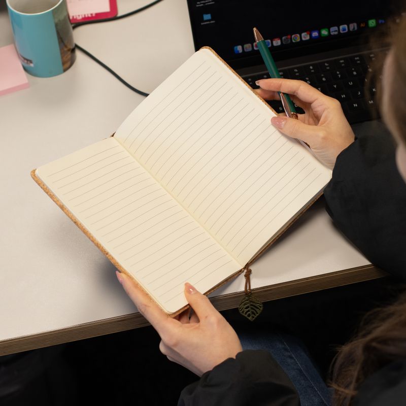 A5 Intentie Notitieboek - LCD Veegscherm - Rode Lederlook - 80 vellen