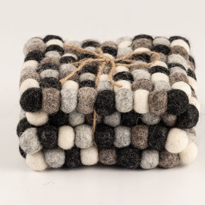 Viltbal vierkante onderzetters - 10cm Multi Grijs kleur (set van 4)