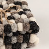 Viltbal vierkante onderzetters - 10cm Multi Grijs kleur (set van 4)