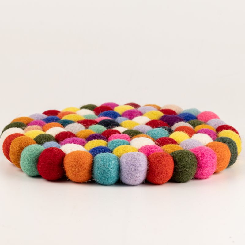 Ronde viltbal placemat - 20cm meerkleurig