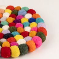 Ronde viltbal placemat - 20cm meerkleurig