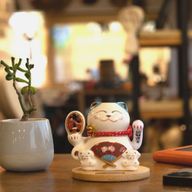 Solar Money Cat met Houten Voet - Blauw met Bewegende Hand