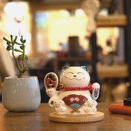 Solar Money Cat met Houten Voet - Blauw met Bewegende Hand