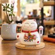 Solar Money Cat op Houten Voet - Roze met Bewegende Hand