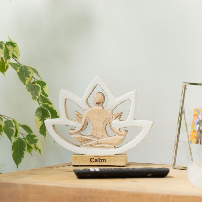 Houten Yoga Damesfiguur – Lotusbloem – Crème – Rust