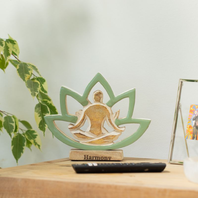 Houten Yoga Vrouwtje – Lotusbloem – Salie – Harmonie