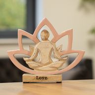 Houten Yoga Vrouwtje – Lotusbloem – Oudroze – Liefde