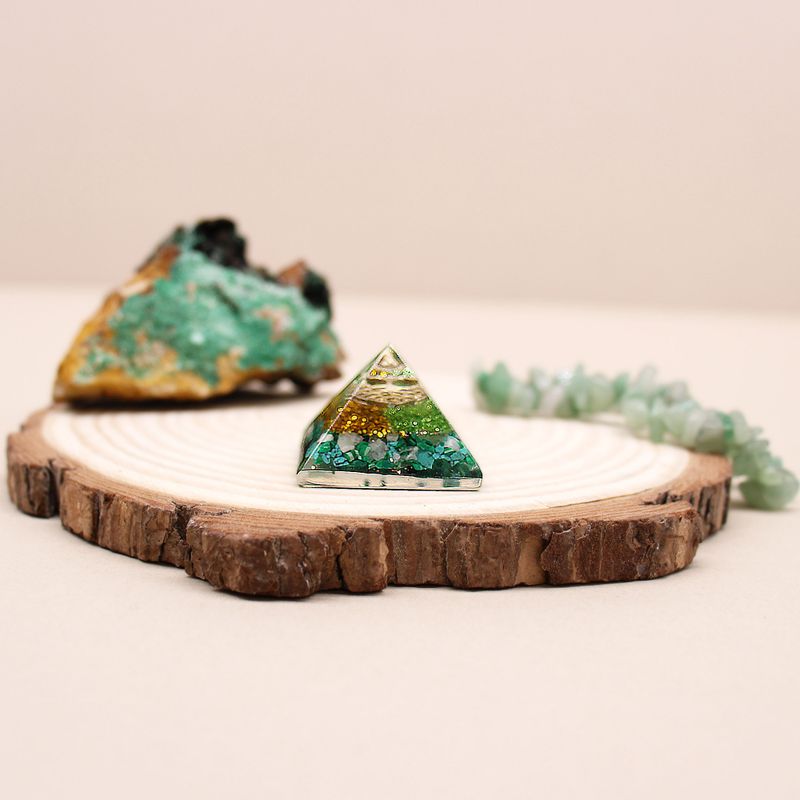Orgonite Piramide - Small - 25 mm - Edelstenen Korrels en Koper