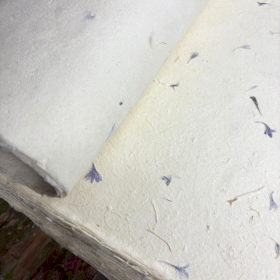 10x Lokta Craft / Inpakpapier (51x76cm) - Korenbloem