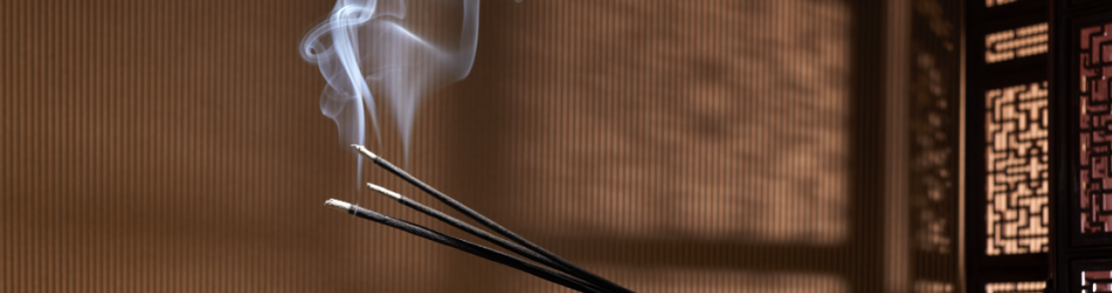 Oude Rituelen, Modern Leven: De Terugkeer Van Wierook En Natuurlijke Geuren